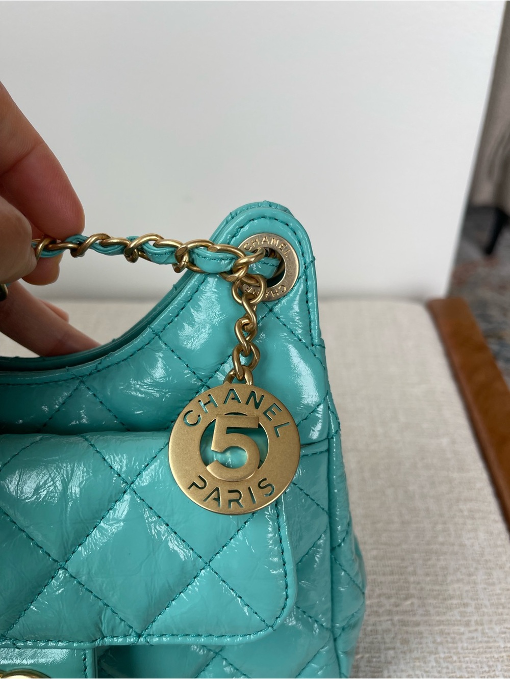 Chanel Small Wavy Hobo Bag Classic Quilted Crumpled Calfskin Rare Turquoise - Picture 6 of 12